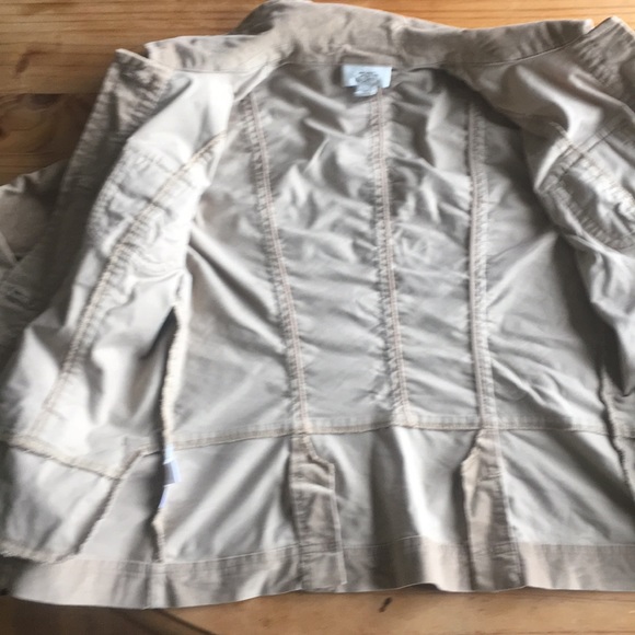 Loft velvet blazer tan color sz 6 - Picture 4 of 10